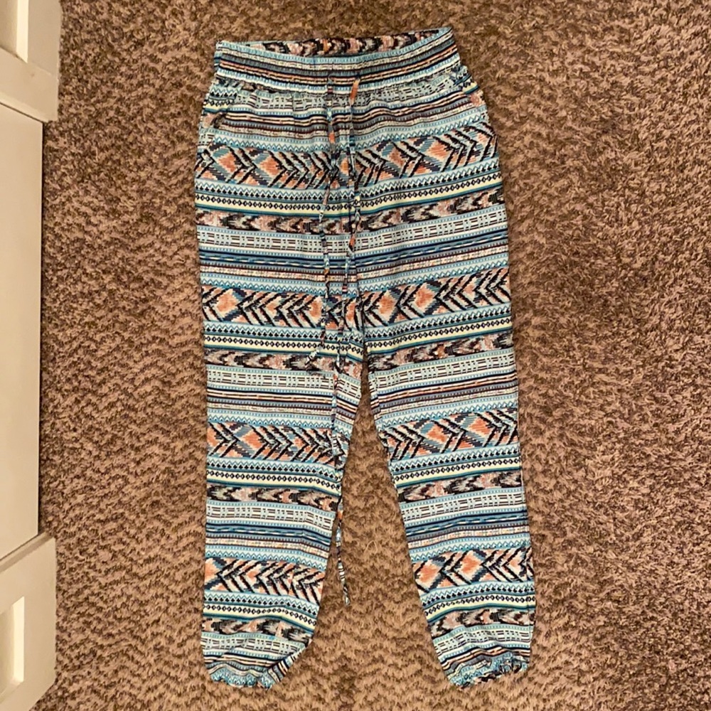 Women’s cinched pants